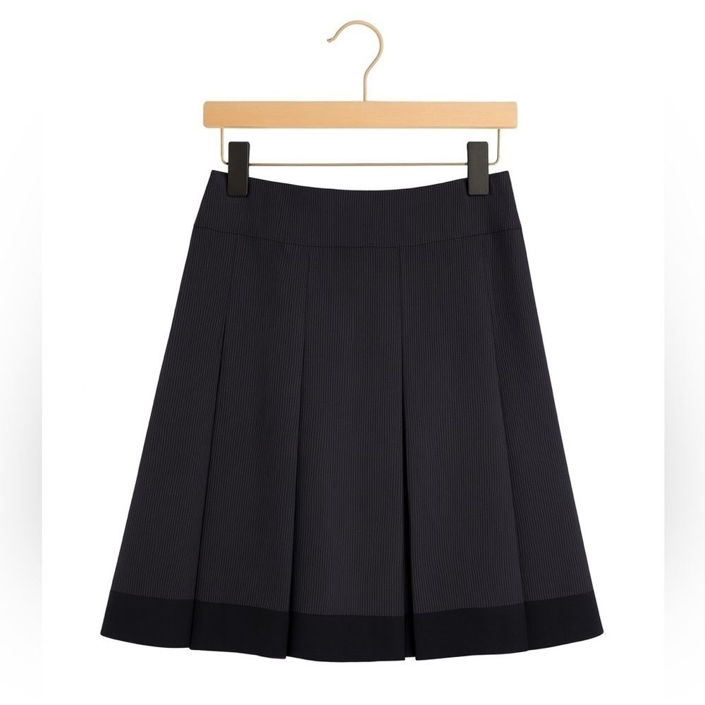 The Limited Collection Black & White Pinstripe Pleated Skirt – Size Medium
